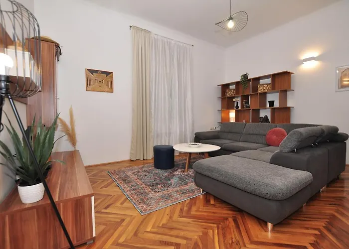 Apartment Moel Split
