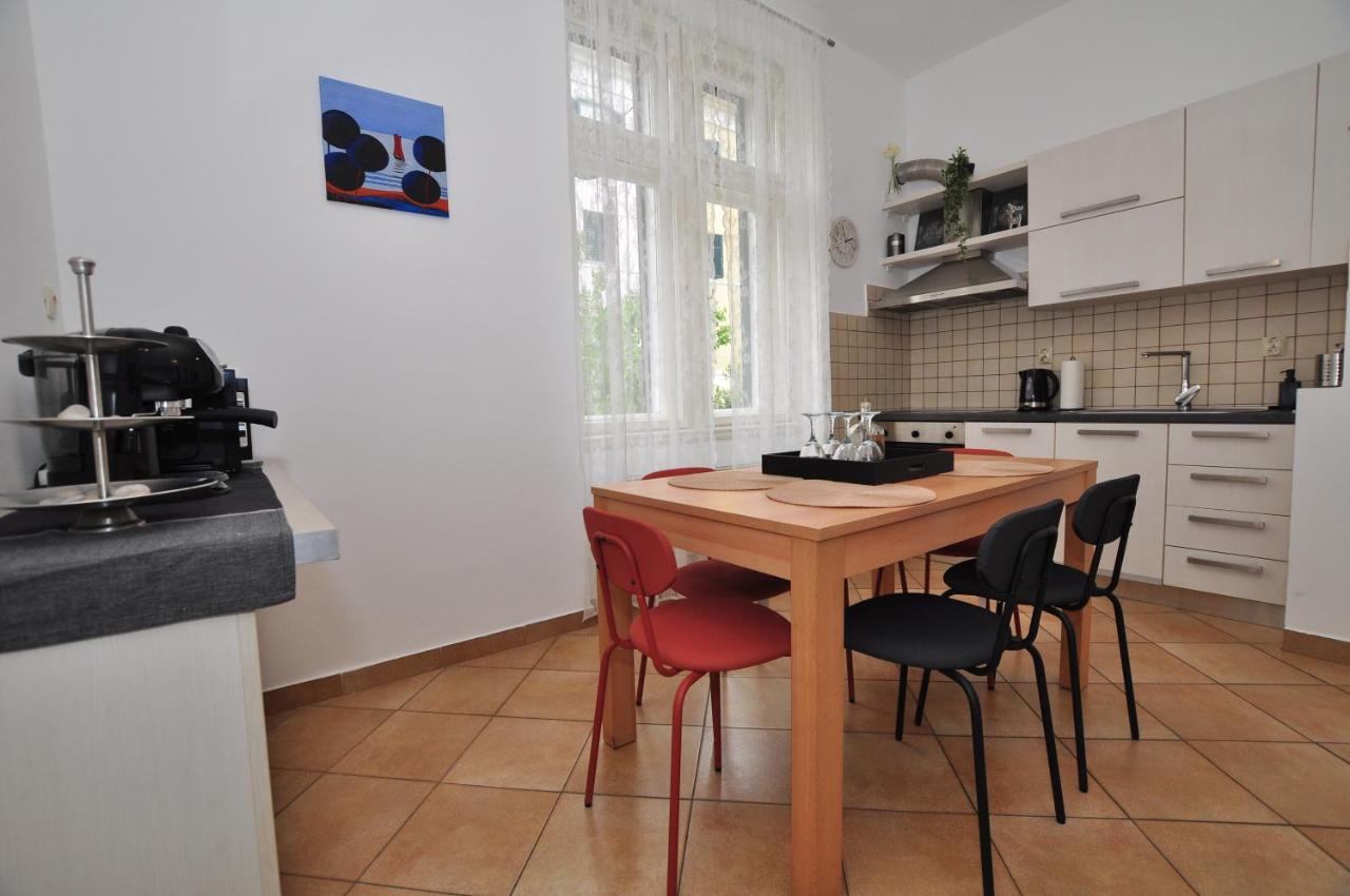 Moel Apartment