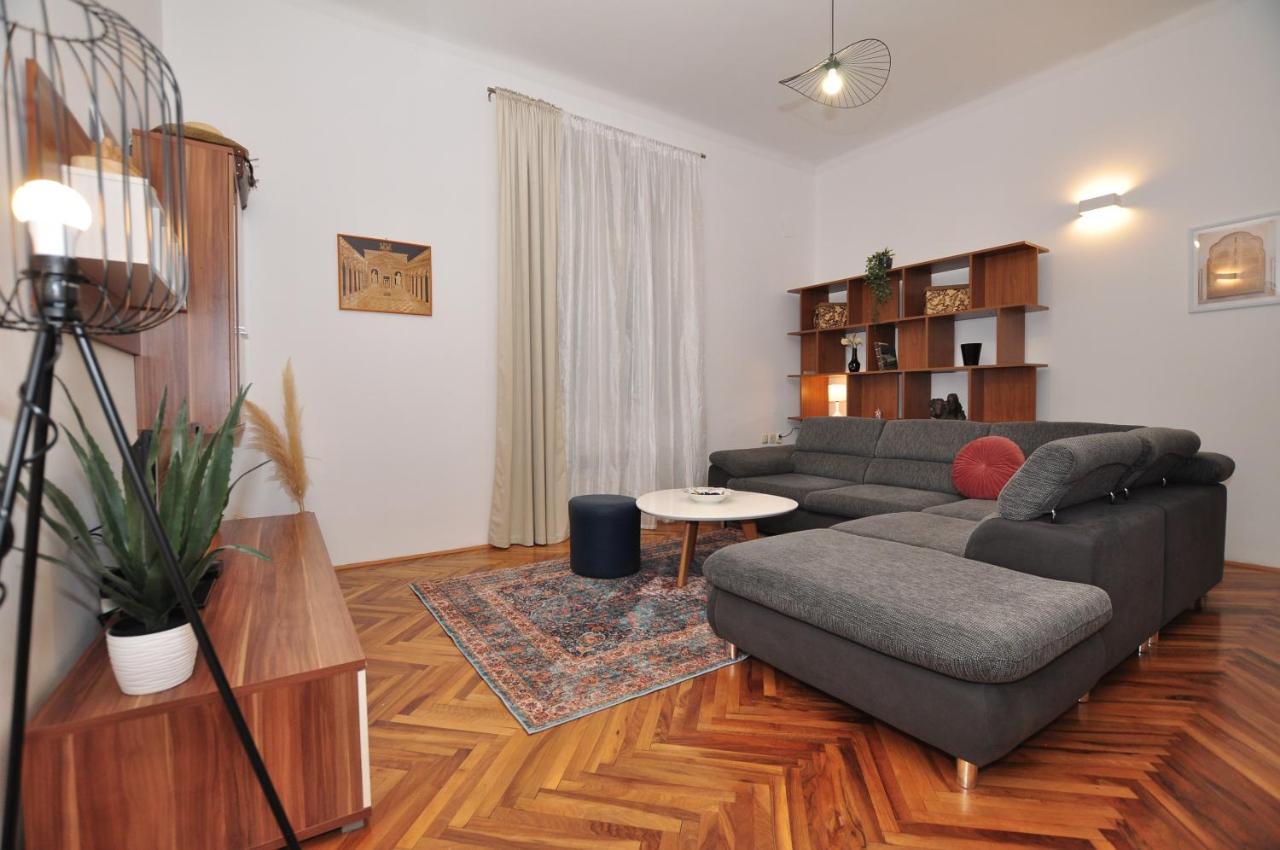 Moel Apartament